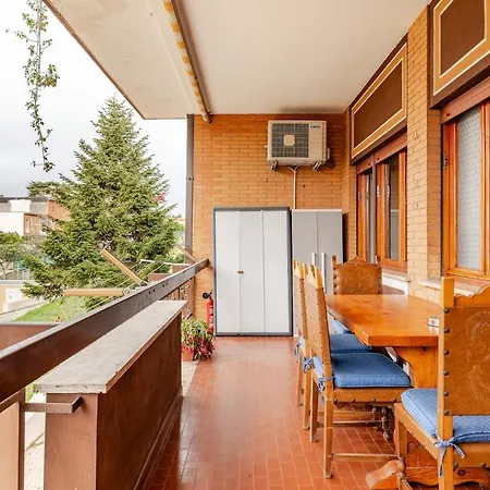 Apartment Tsuki House